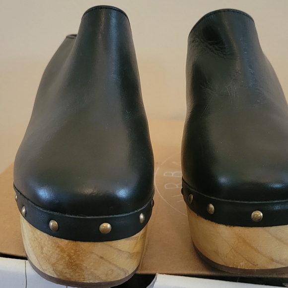 UO Roxy Clog - Picture 2 of 4